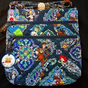 Vera Bradley Andy's Room triple zip hipster